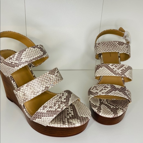 14th & Union Narissa Slingback Wedge Sandal - Picture 2 of 11